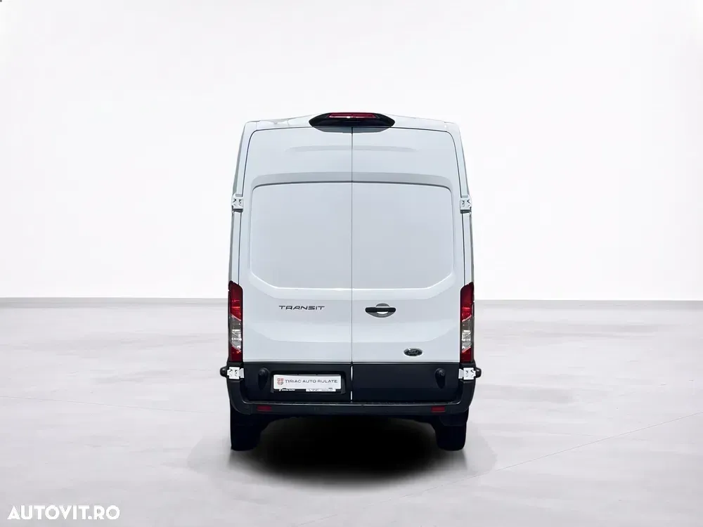 Ford Transit — imagine 4