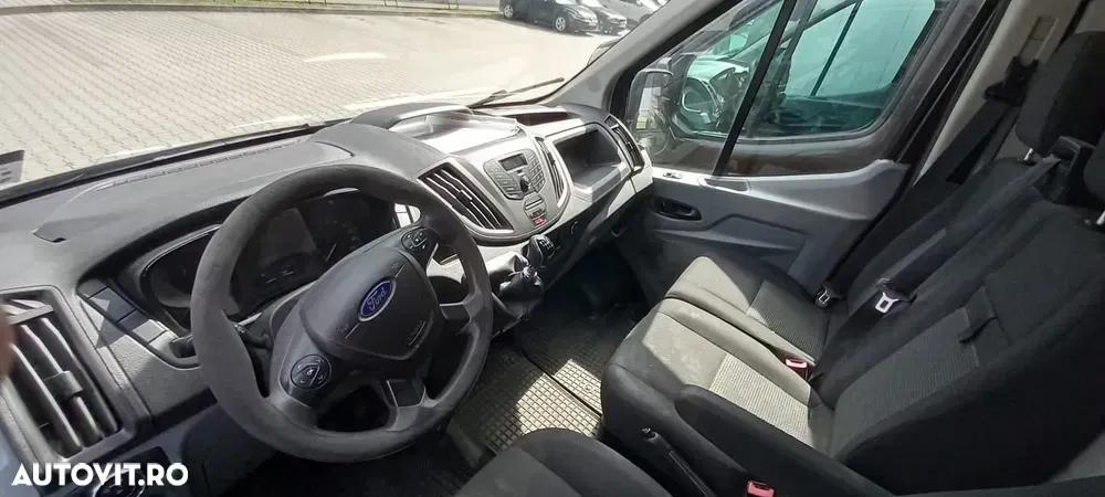 Ford Transit — imagine 3