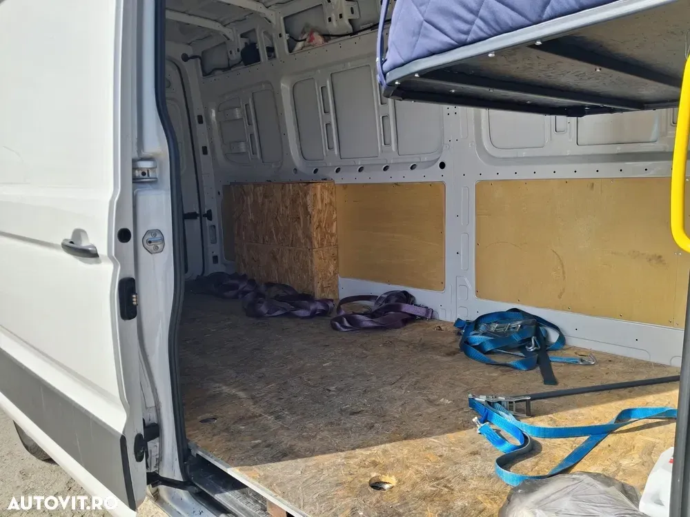 Volkswagen Crafter Furgon L3H2 2.0 TDI — imagine 5