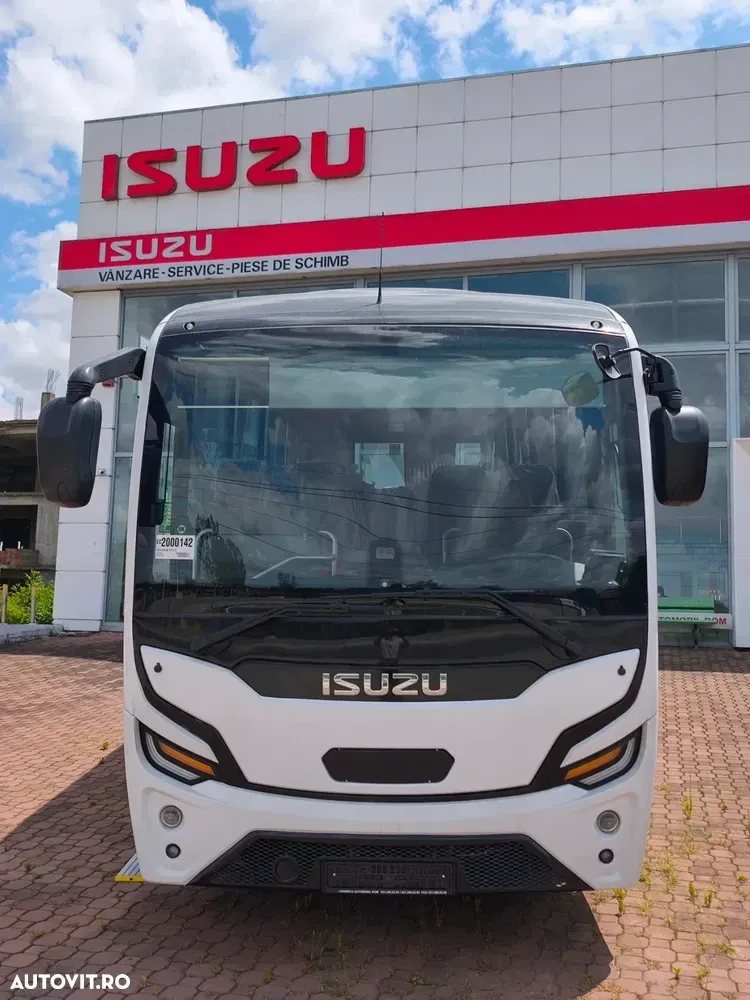 Isuzu Novoultra — imagine 3