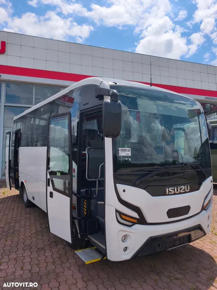Isuzu Novoultra — imagine 2