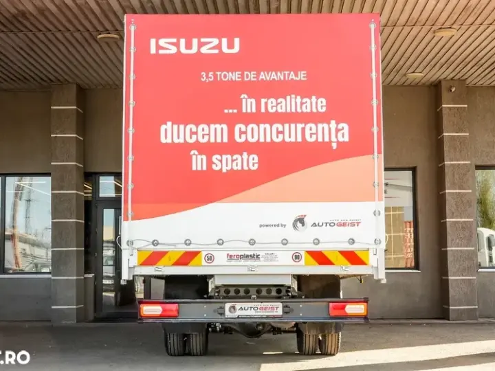 Isuzu M21