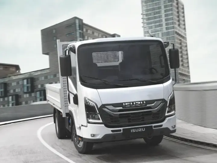 Isuzu M27