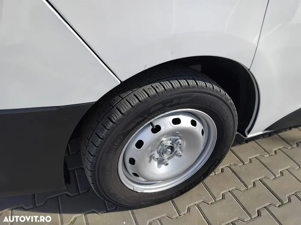 Renault TRAFIC — imagine 6
