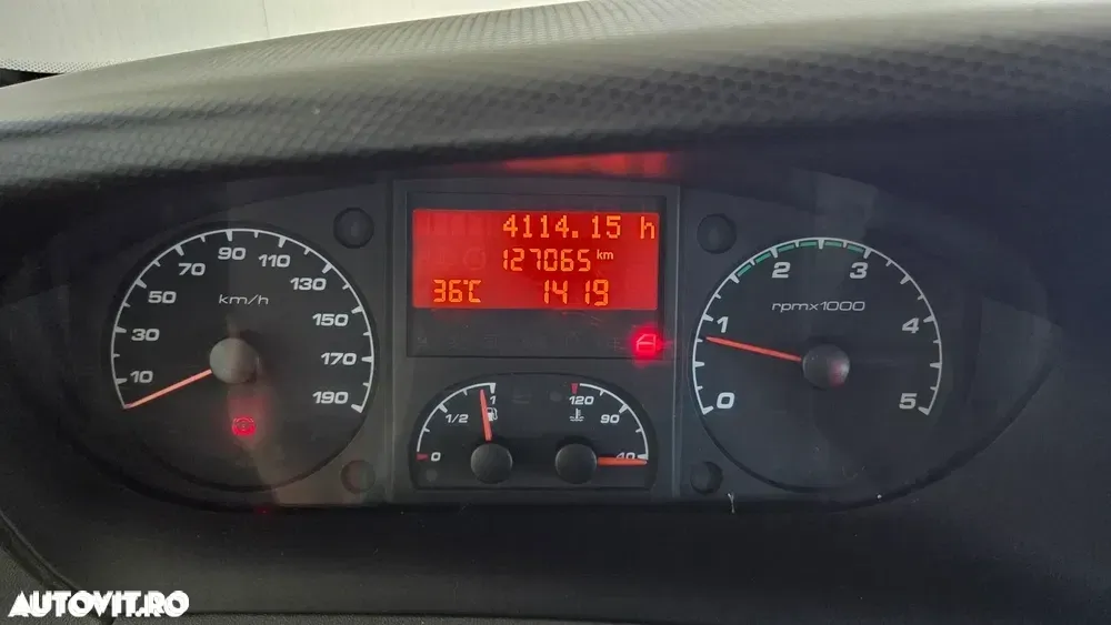 Iveco Daily 35S13, 7 locuri, platforma cu obloane , AC — imagine 6