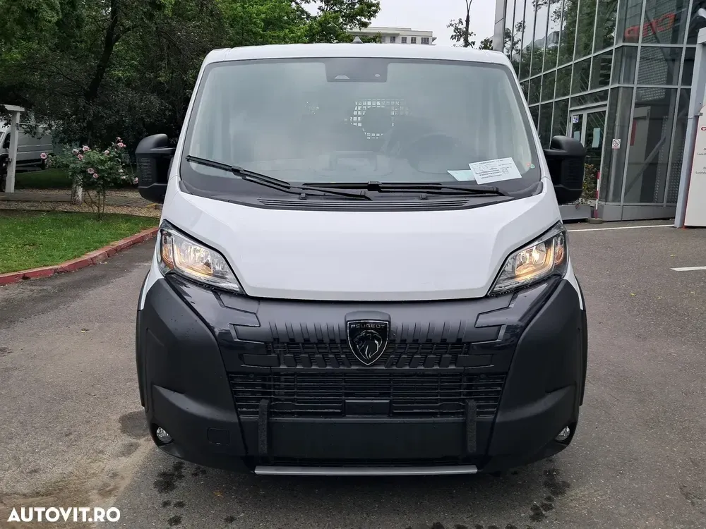 Peugeot BOXER PLATOU CABINA DUBLA L4 — imagine 3