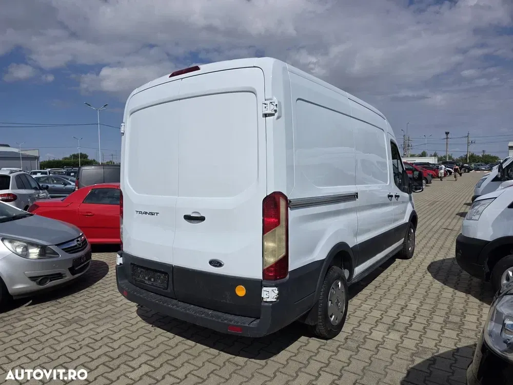 Ford Transit — imagine 4