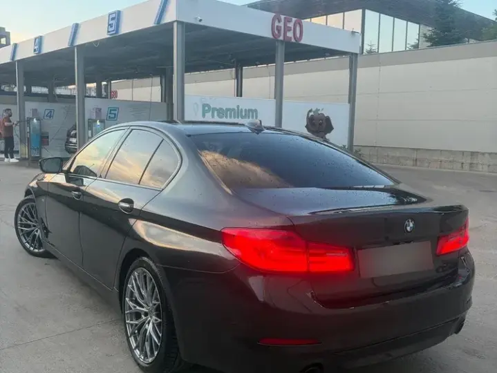 BMW Seria 5 G30/G31 [2017 - Prezent] 520d Aut. Sport Line