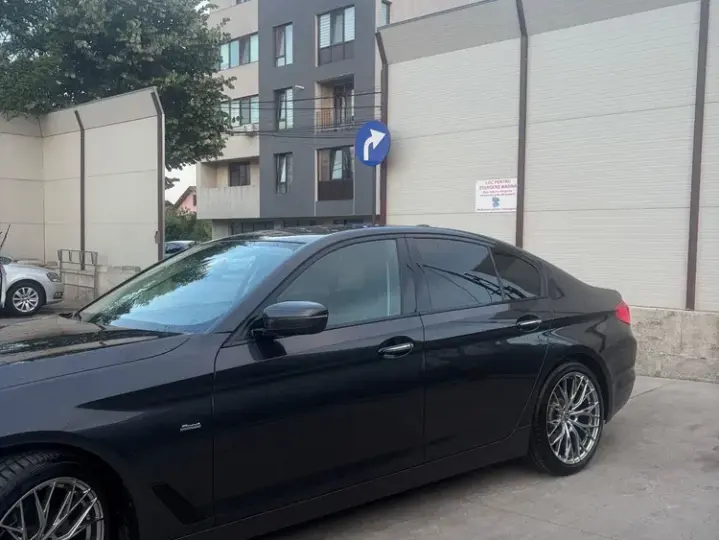 BMW Seria 5 G30/G31 [2017 - Prezent] 520d Aut. Sport Line