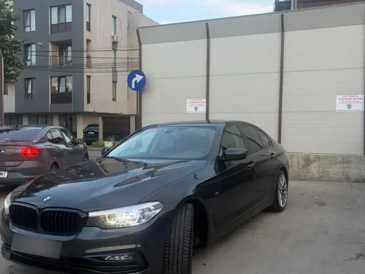 BMW Seria 5 G30/G31 [2017 - Prezent] 520d Aut. Sport Line
