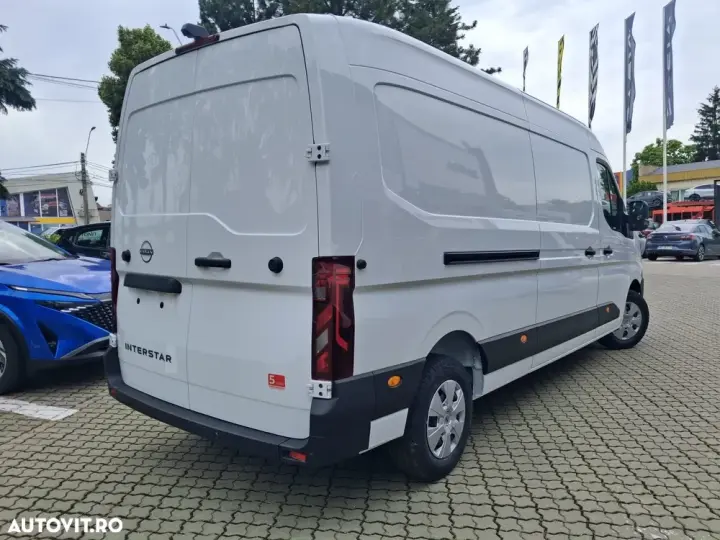 Nissan Interstar Furgon L3H2 2.0 dci 130