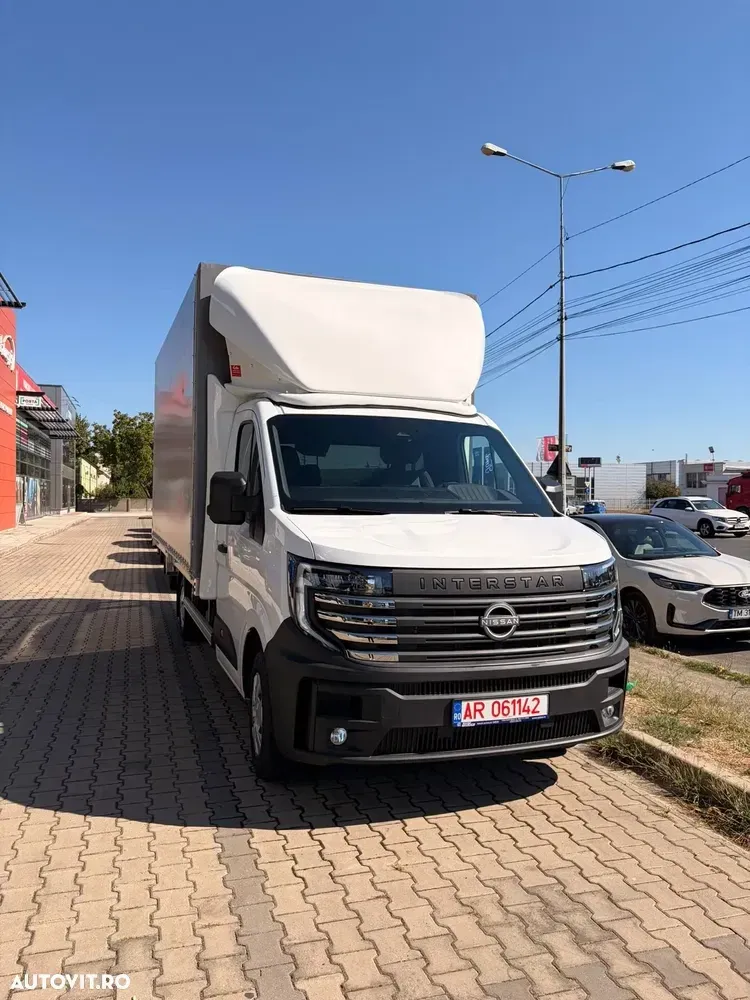 Nissan Interstar — imagine 2