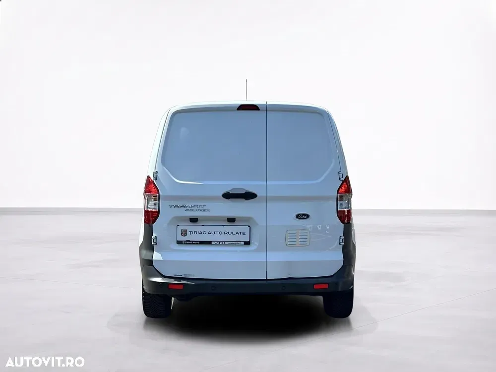 Ford Transit Courier — imagine 4