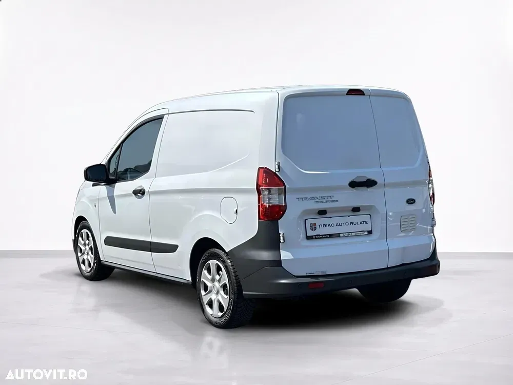 Ford Transit Courier — imagine 3