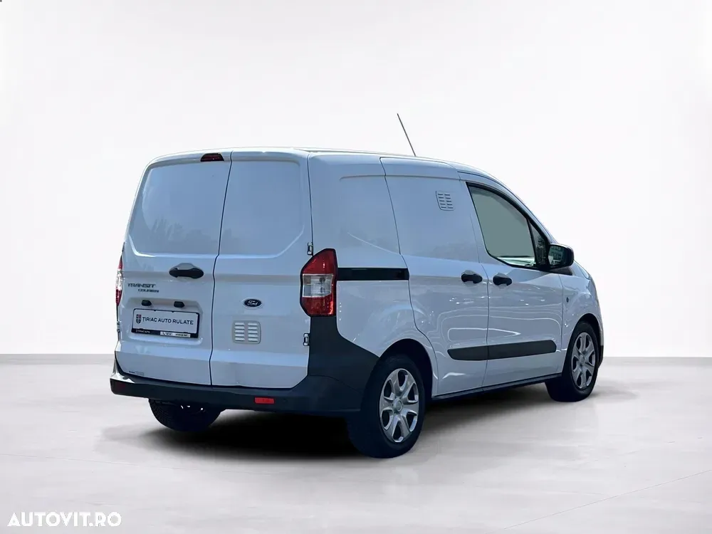 Ford Transit Courier — imagine 5