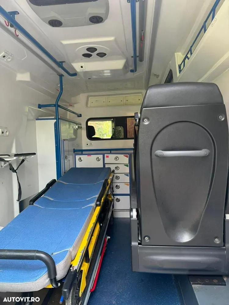 Opel Movano Ambulanta — imagine 6