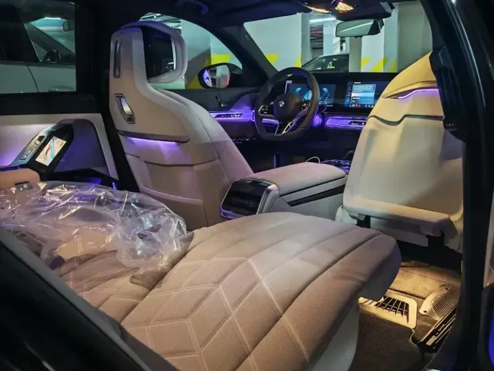 BMW Seria 7 G70 [2022-Prezent]