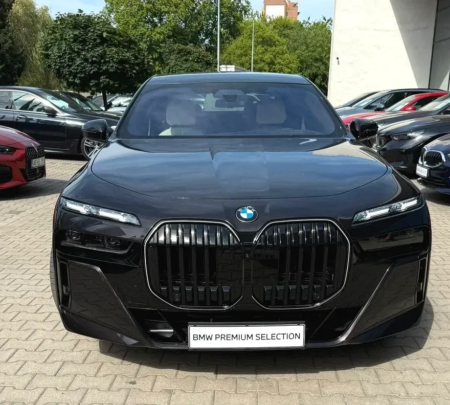BMW Seria 7 G70 [2022-Prezent] — imagine 6