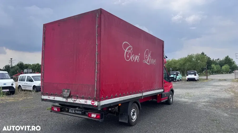 Ford Transit — imagine 4