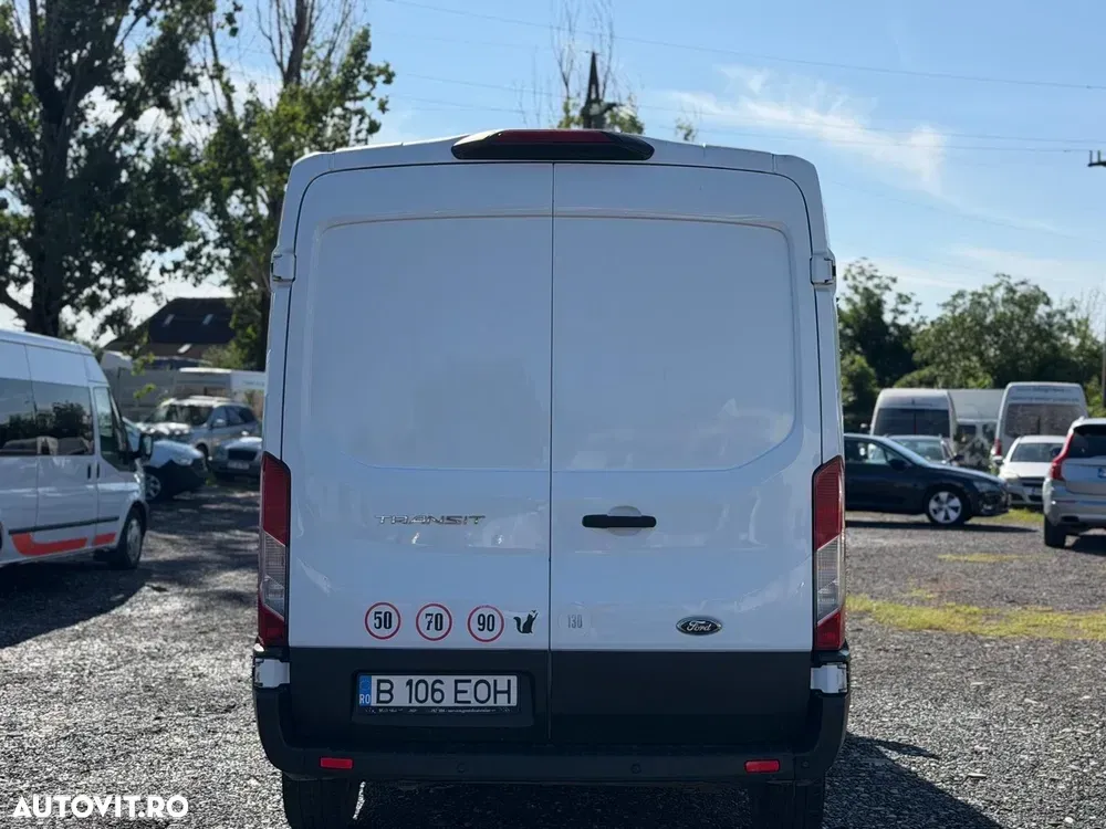 Ford Transit — imagine 3