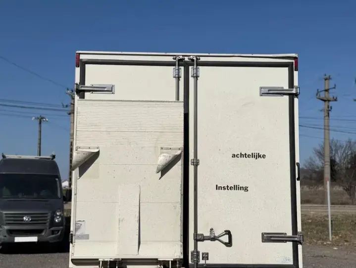Volkswagen CRAFTER CUB FRIGORIFIC cu LIFT si USA LATERALA