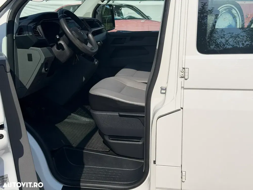 Volkswagen Transporter T6.1 Doka — imagine 5