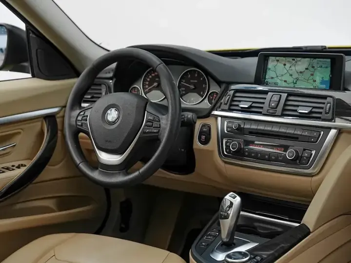 BMW Seria 3 325d Aut. Luxury Line