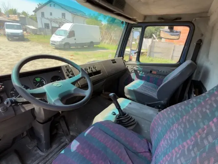 Mercedes-Benz 1324