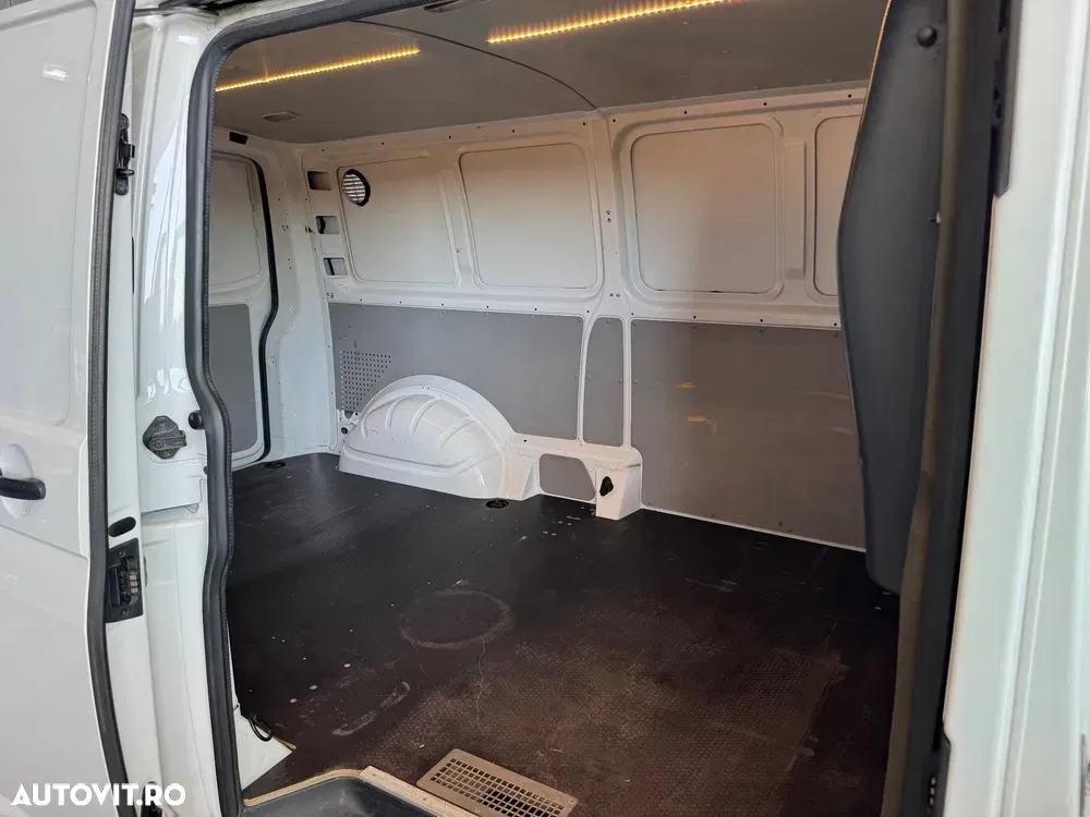 Volkswagen Transporter — imagine 6