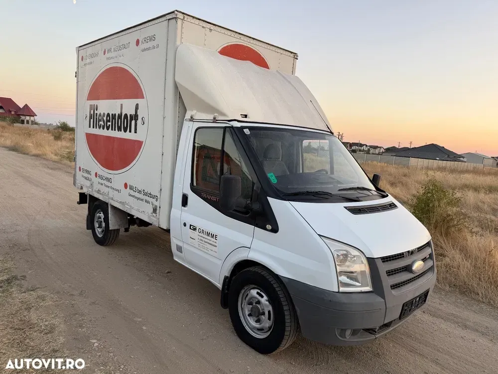 Ford Transit — imagine 3
