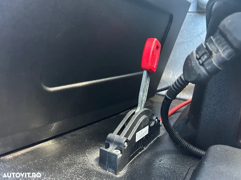 Iveco LIFT DE CONTAINER CU CARLIG 3.0 D — imagine 4
