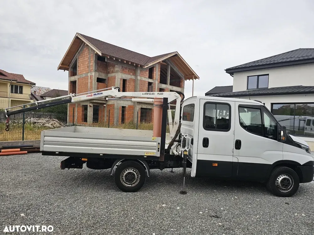 Iveco Daily 2.3 Diesel - 7 locuri + bena/platforma + macara — imagine 6