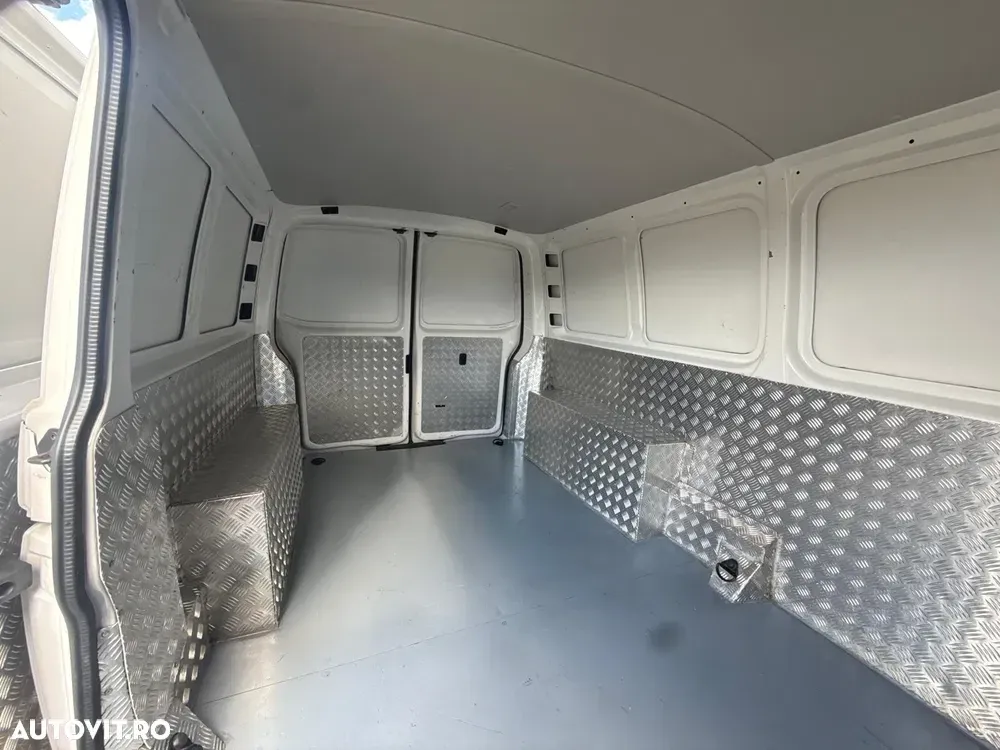 Volkswagen Transporter — imagine 5