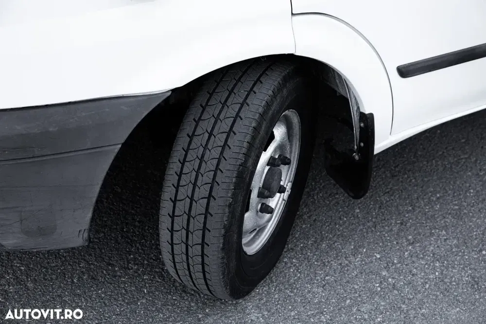 Ford Tranzit Doka 7 locuri — imagine 5