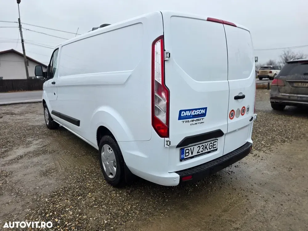 Ford Custom — imagine 5