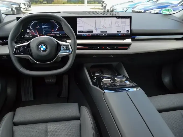 BMW Seria 5 520i AT MHEV