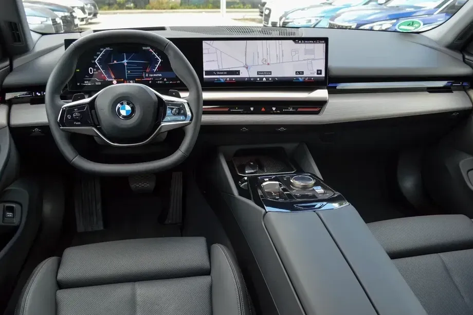 BMW Seria 5 520i AT MHEV — imagine 5