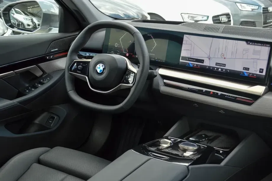 BMW Seria 5 520i AT MHEV — imagine 4