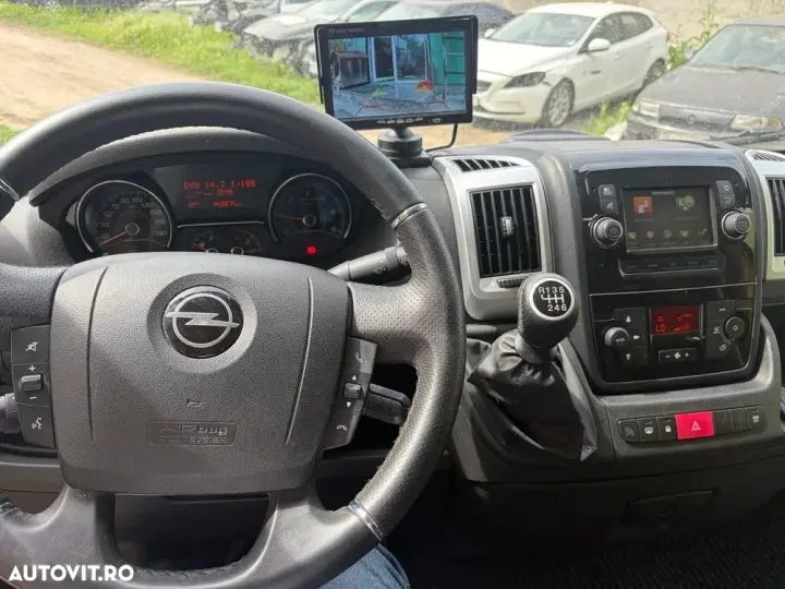Opel Movano