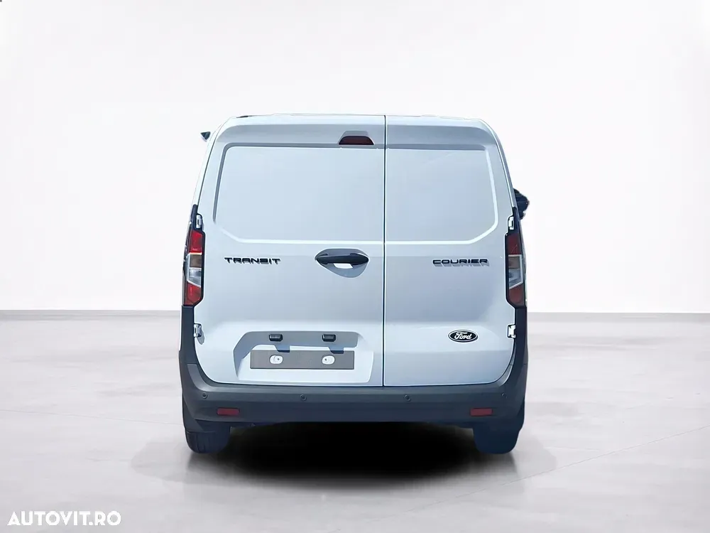Ford Transit Courier — imagine 4
