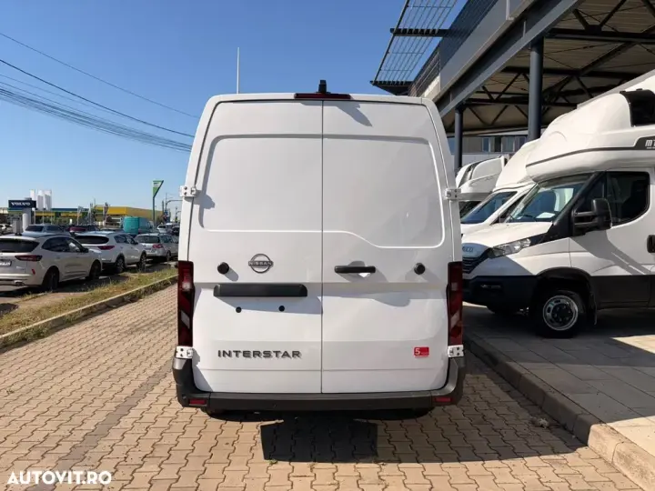 Nissan Interstar