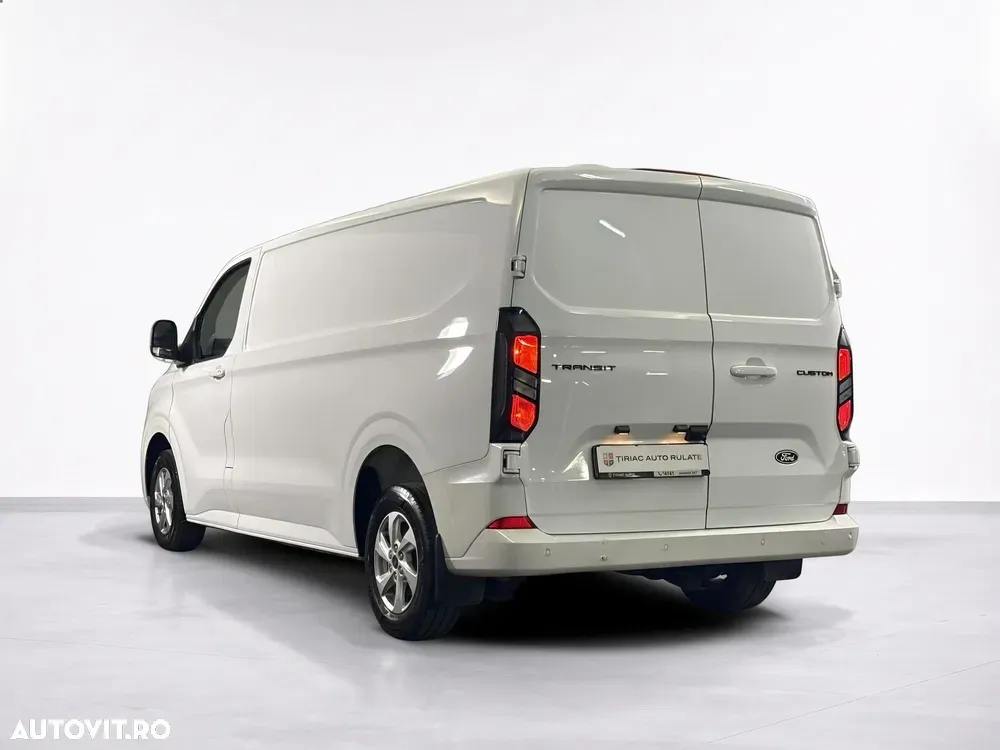 Ford Transit — imagine 3