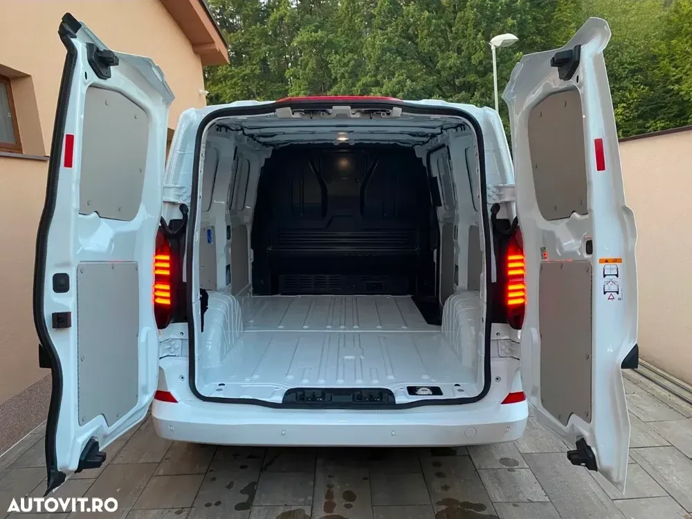 Volkswagen Transporter T7 — imagine 5