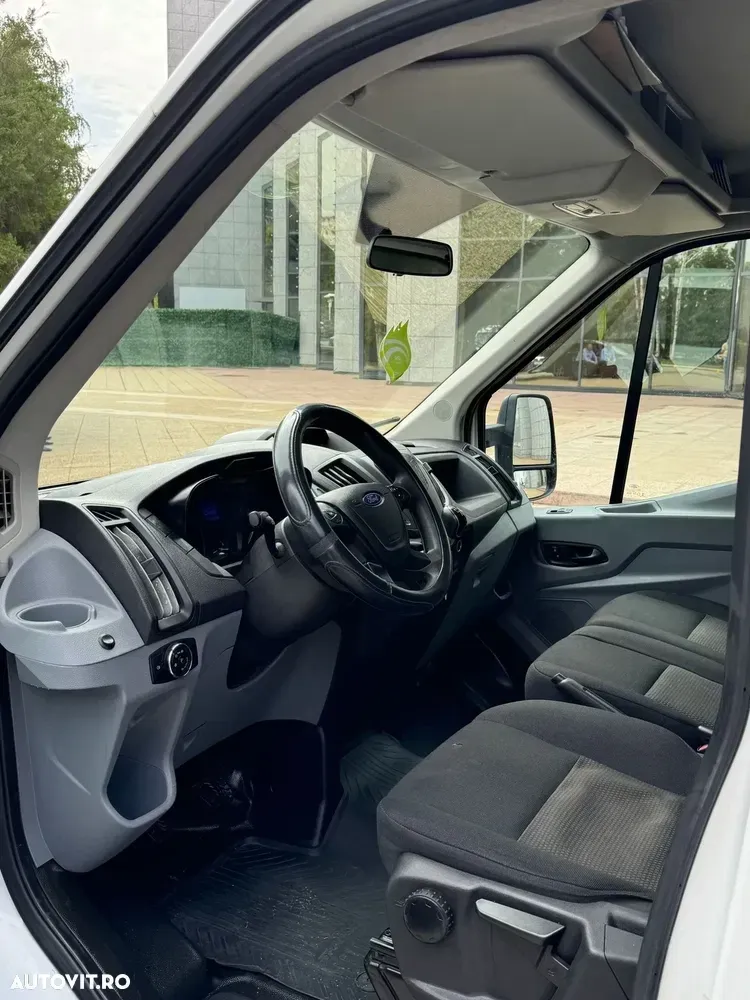 Ford Transit — imagine 3