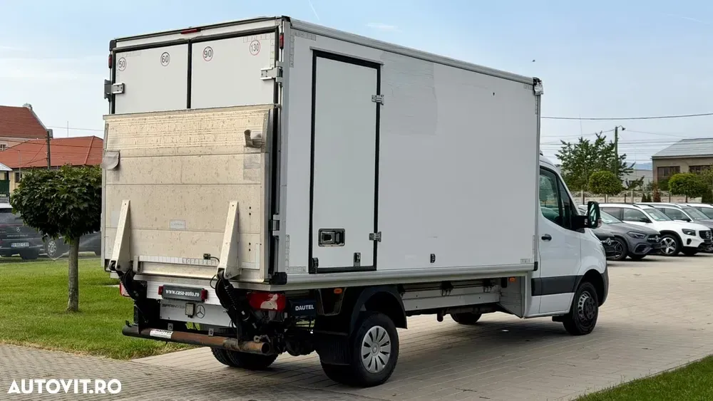 Mercedes-Benz Sprinter punte dubla frigorific / lift — imagine 4