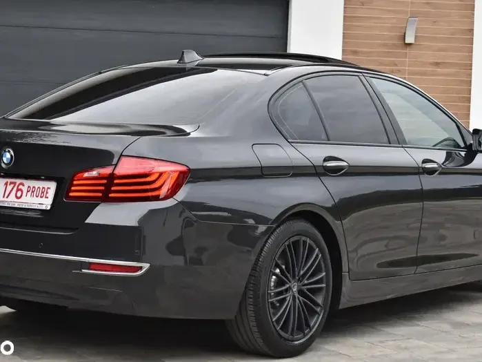 BMW Seria 5 F10/F11/F07 [2010 - 2017] 520d Aut. Luxury Line