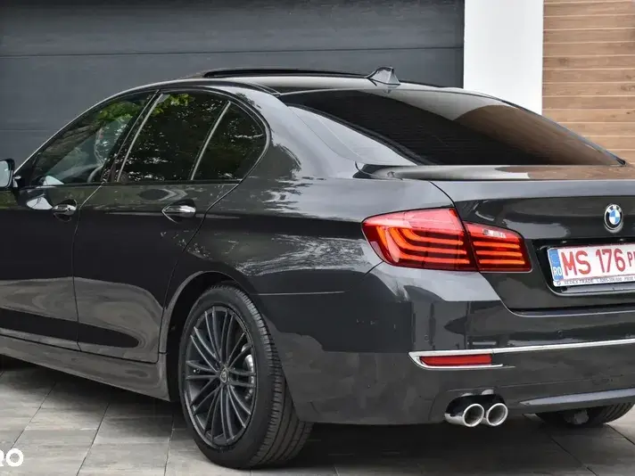 BMW Seria 5 F10/F11/F07 [2010 - 2017] 520d Aut. Luxury Line