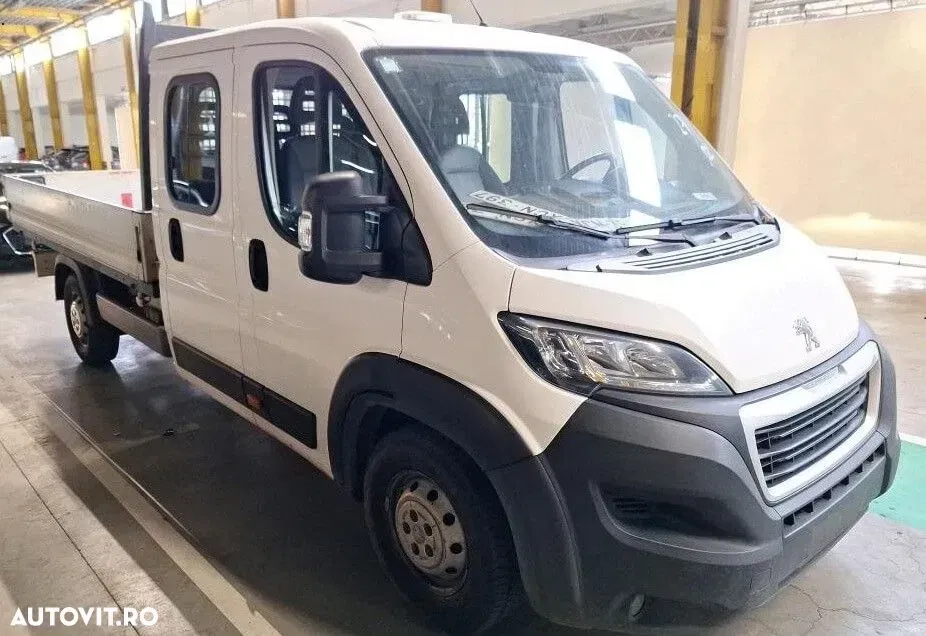 Peugeot Boxer DoubleCab — imagine 3