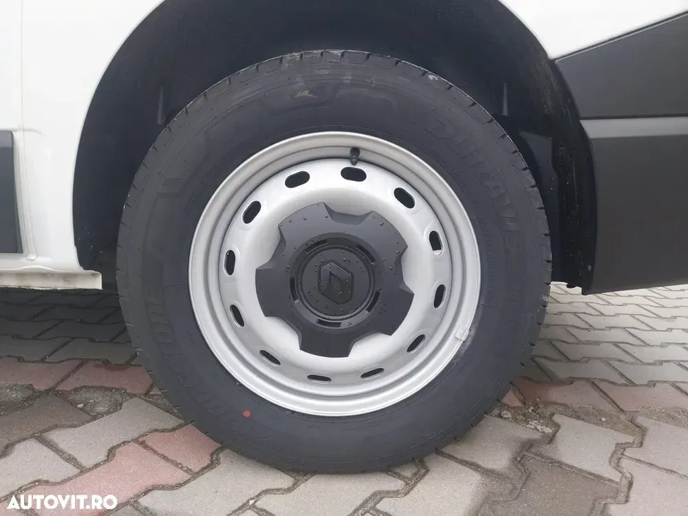 Renault TRAFIC — imagine 4