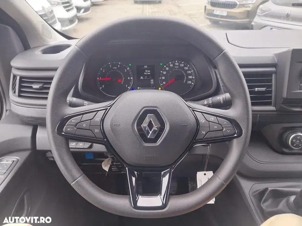 Renault TRAFIC — imagine 6